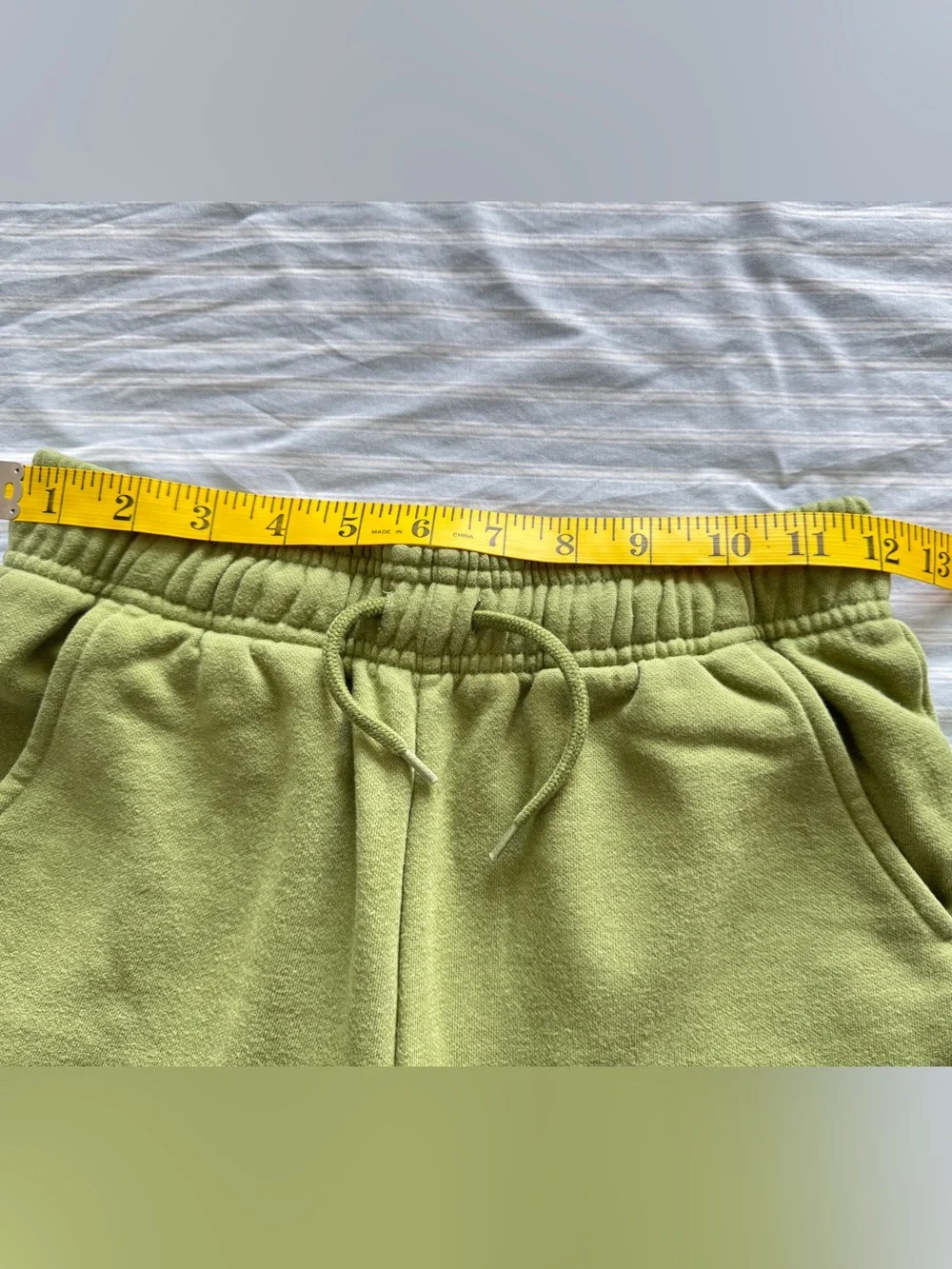 Bundle: 2 Pairs of Boys' Gap Pants (Green Sweatpants & Cargo Joggers) Size XL